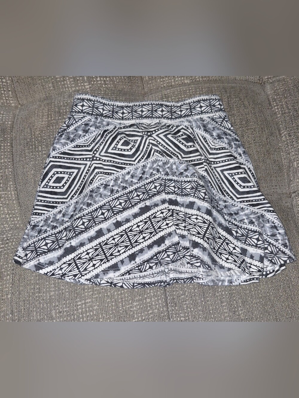Place Black and White Geo-Print Mini Skirt